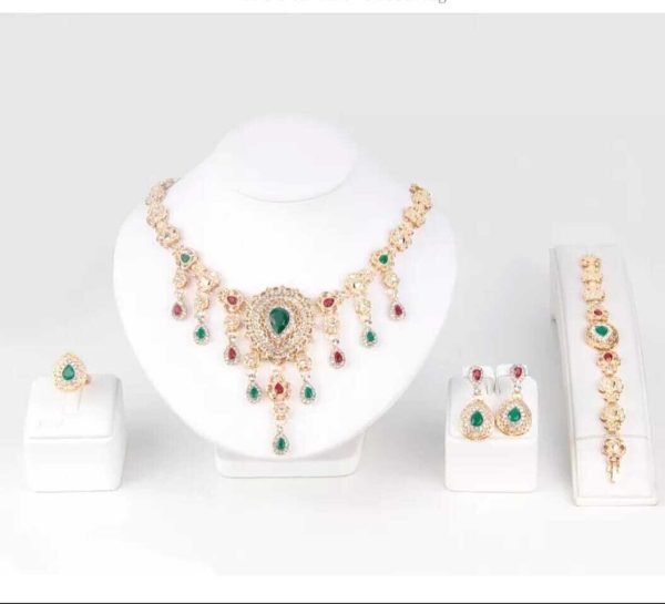Chic groen/rode sieraden