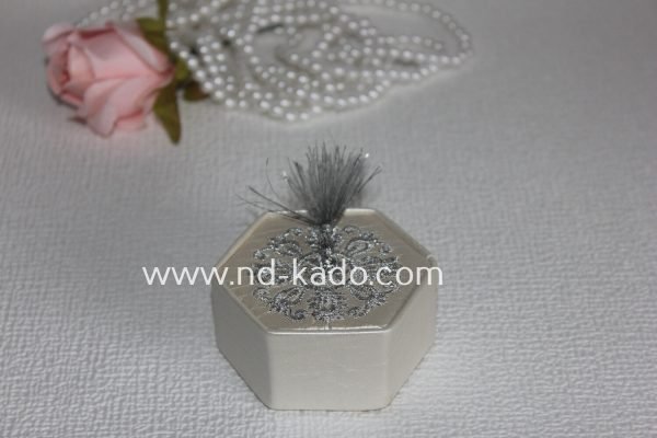 Geborduurde doosje-zilver - Afbeelding 2