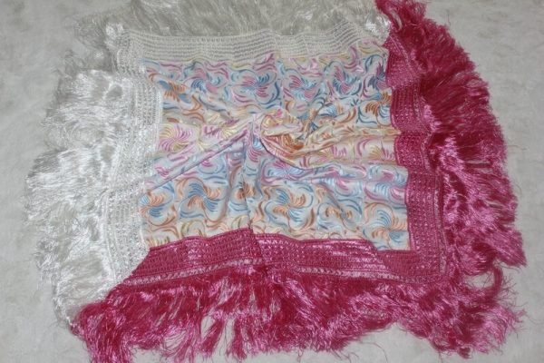 Geborduurd doek wit/rose